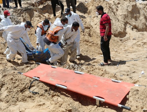 Γάζα: Έχουν εντοπιστεί περίπου 200 πτώματα σε ομαδικό τάφο στη Χαν Γιουνίς