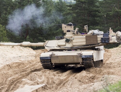 ΗΠΑ: Επιταχύνει κατά ένα χρόνο, την παράδοση αρμάτων Abrams στην Ουκρανία