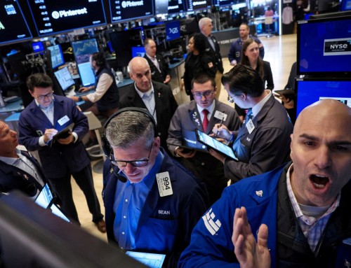 Wall Street: Οριακή πτώση μετά το ρεκόρ